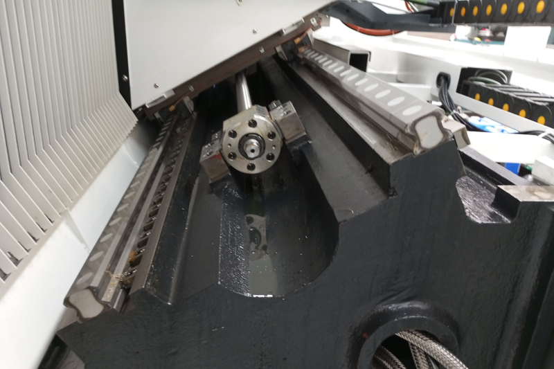 Torno bancada inclinada SBL713M